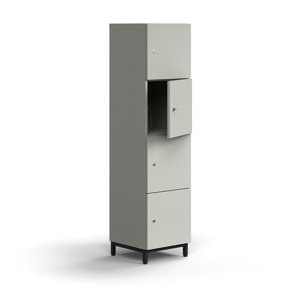Skříň QBUS, 4 uzamykatelné boxy, nohy, 1636x400x420 mm, černá, světle šedá