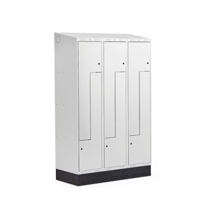 Šatní skříňka Classic Z, šikmá střecha, se soklem, 3 sekce, 6 dveří, 2050x1200x550 mm, šedé dveře