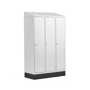 Šatní skříňka Classic, šikmá střecha, se soklem, 3 sekce, 2050x1200x550mm, šedé dveře